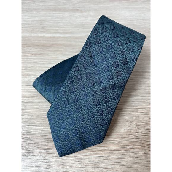 Michael Kors Green with Blue Geometric Design 100% Silk Skinny Designer Tie - Picture 1 of 6